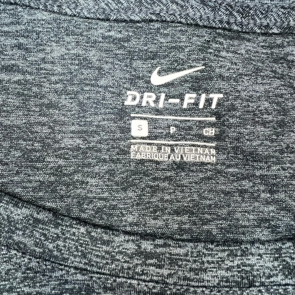 Nike Women's Dri-FIT Top Size Small